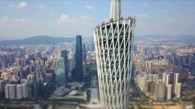 Guangzhou - 4 Ocak 2019 Guangzhou Canton TV Kulesi, Guangzhou, Çin. Guangzhou Kanton TV Astronomi ve Çin 'in en yüksek kulesinin renkli gündüz manzarası