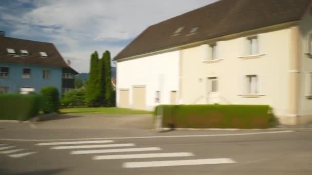 Zurich Ciudad Día Soleado Tren Carretera Viaje Lado Ventana Vista — Vídeo de stock