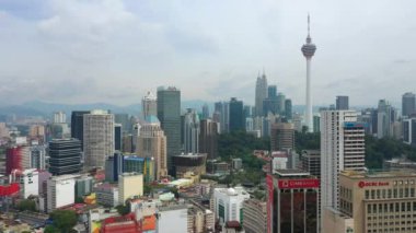 Kuala Lumpur, Malezya - 25 Eylül 2019: güneşli gün kuala lumpur şehir merkezi havacılık panorama 4k dolaylarında 25 Eylül 2018 Kuala lumpur, malezya, Malezya.