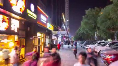 Gece aydınlatma Changsha şehir merkezi trafik caddesi kavşağı hava zamanı panorama 4k çin