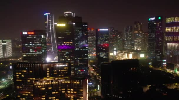 夜は杭州市中心部の空中パノラマ照光4K中国 — ストック動画