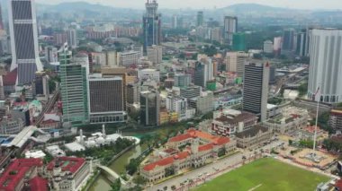 Kuala Lumpur, Malezya - 25 Eylül 2019: güneşli gün kuala lumpur şehir merkezi havacılık panorama 4k dolaylarında 25 Eylül 2018 Kuala lumpur, malezya, Malezya.