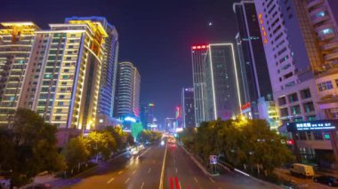 Gece aydınlatma Changsha şehir merkezi trafik caddesi kavşağı hava zamanı panorama 4k çin