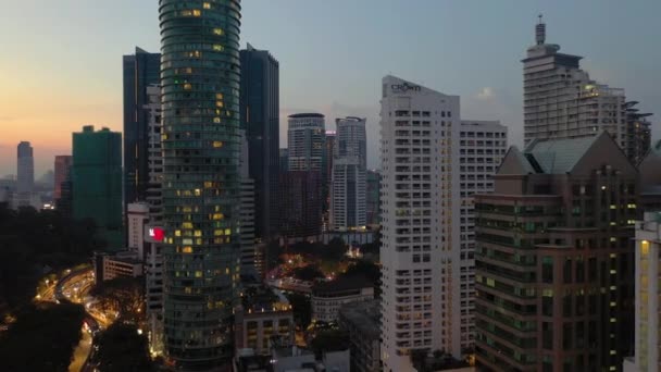 Kuala Lumpur マレーシア 2019年9月25日 夜クアラルンプールのダウンタウンの空中パノラマ4 K周り9月25 2018クアラルンプール Malaysia マレーシア — ストック動画