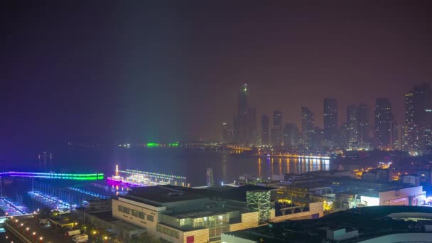 Νύχτα Φωτισμού Qingdao Πόλη Στο Κέντρο Της Εναέριας Timelapse Πανόραμα — Αρχείο Βίντεο