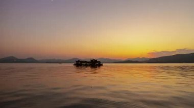 Gündüz vakti hangzhou şehri nehir kenarı havadan panorama 4k zaman dilimi Çin porseleni