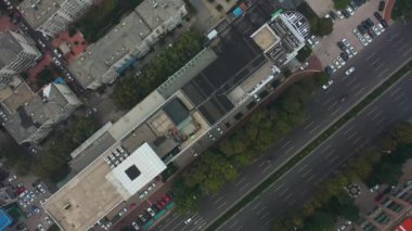 Gündüz vakti Qingdao şehri şehir merkezindeki panorama 4K Çin porseleni