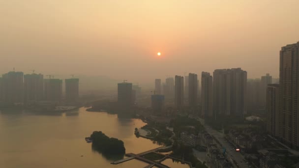 Changsha Ciudad Soleada Puesta Sol Famosa Bahía Ribereña Panorama Aéreo — Vídeos de Stock