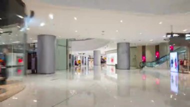 Shenzhen şehrinin ünlü alışveriş merkezi iç mekan, panorama 4K hızlandırılmış porselen.