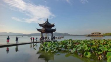 Gündüz vakti hangzhou şehri nehir kenarı havadan panorama 4k zaman dilimi Çin porseleni