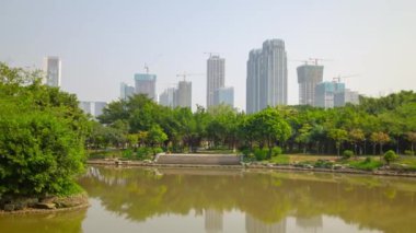Gündüz vakti Guangzhou Endüstriyel Şehir Havası Panoraması. 4K Çin porseleni