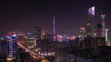 Gece vakti Guangzhou Endüstriyel Şehir Havası Panoraması. 4K Çin porseleni