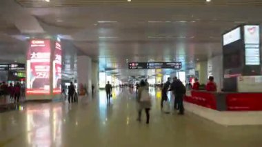 HANGZHOU, ÇİN - 15 Ekim 2019: Belediye Tren İstasyonu Ana Salon Hızlandırılmış Panorama 4k 