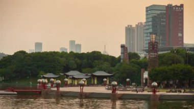Gündüz vakti Guangzhou trafik şehri manzaralı panorama. 4K Çin porseleni