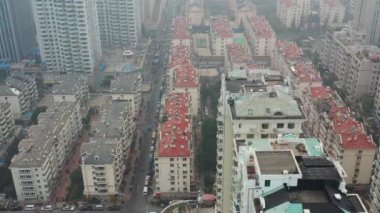 Gündüz vakti Qingdao şehri şehir merkezindeki panorama 4K Çin porseleni