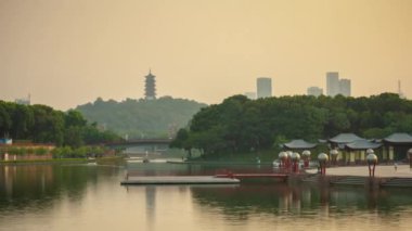 Gündüz vakti Guangzhou Endüstriyel Şehir Havası Panoraması. 4k zaman dilimi Çin porseleni