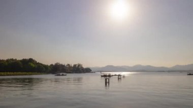 Gündüz vakti hangzhou şehri nehir kenarı havadan panorama 4k zaman dilimi Çin porseleni