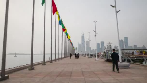 Sonniger Tag Qingdao Stadt Berühmte Innenstadt Olympische Bucht Leuchtturm Antenne — Stockvideo