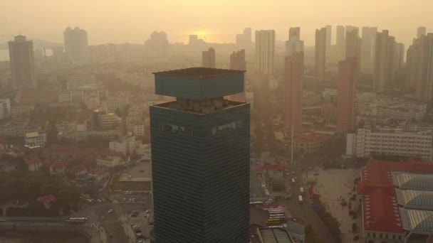 Dag Qingdao Stad Centrum Luchtfoto Panorama Porselein — Stockvideo