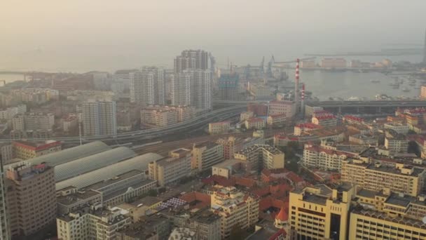 Dagtid Qingdao Stad Centrum Antenn Panorama Porslin — Stockvideo