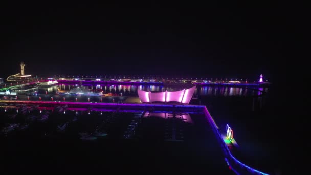 Ночное Время Освещения Qingdao Города Центре Города Воздушного Timelapse Панорама — стоковое видео