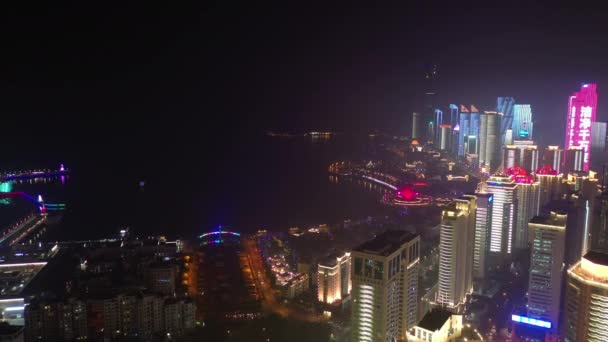 Noche Iluminación Qingdao Ciudad Famosa Centro Tráfico Calle Cruzando Carretera — Vídeos de Stock