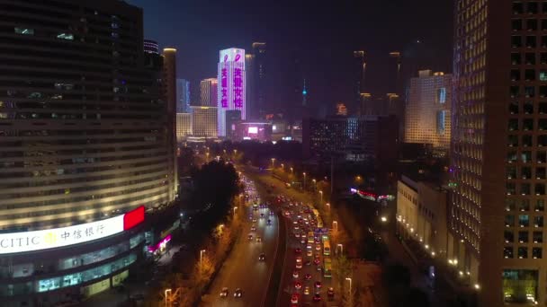 Nacht Beleuchtung Qingdao Stadt Berühmt Innenstadt Verkehr Straße Kreuzung Antenne — Stockvideo