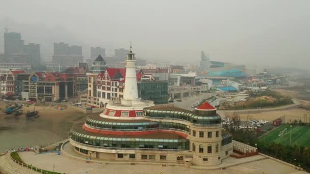 Den Smog Qingdao Město Maják Akvárium Sportovní Pozemek Letecké Panorama — Stock video