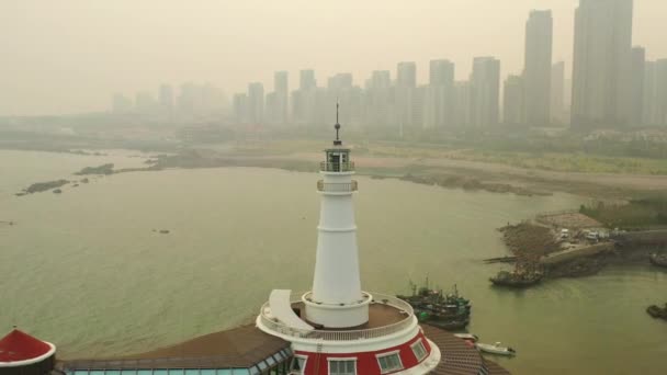 Güneşli Bir Gün Qingdao Şehri Olimpiyat Körfezi Deniz Feneri Şehir — Stok video