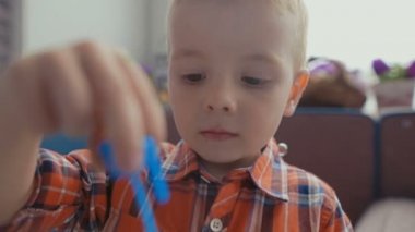 Çocuk kadar sabun köpüğü üfleme