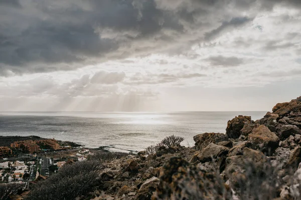 Utsikt Över Staden Palm Mar Och Havet Med Rock Framsidan — Stockfoto