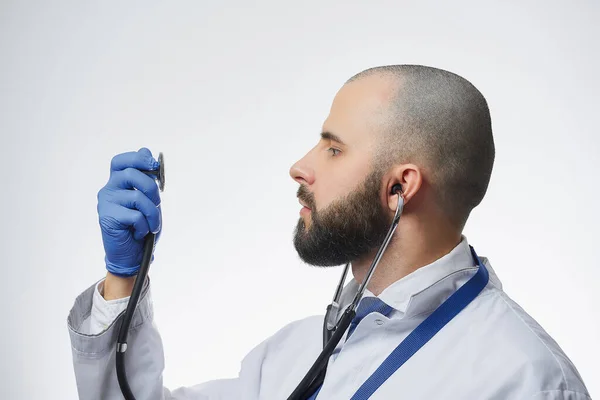 Médico Usar Estetoscópio Olhar Para Cabeça Dele Mão Médico Com — Fotografia de Stock