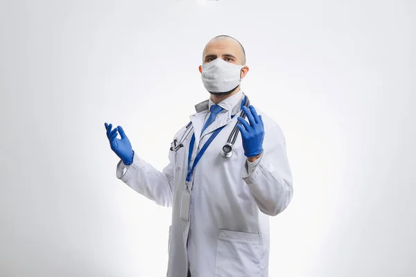 Caucasian Doctor Protective Face Mask Avoid Spread Coronavirus Covid Hands — Stock Photo, Image