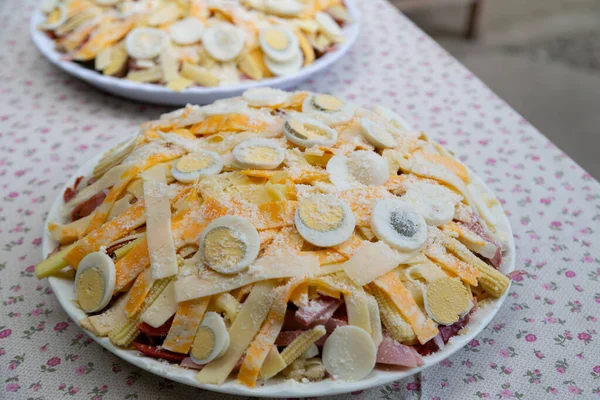 Fiambre plato tradicional en Guatemala para la celebración del Día de Todos los Santos - comida típica guatemalteca — Foto de Stock