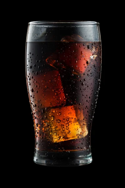 Szkła Cola z lodem i kropelki — Zdjęcie stockowe