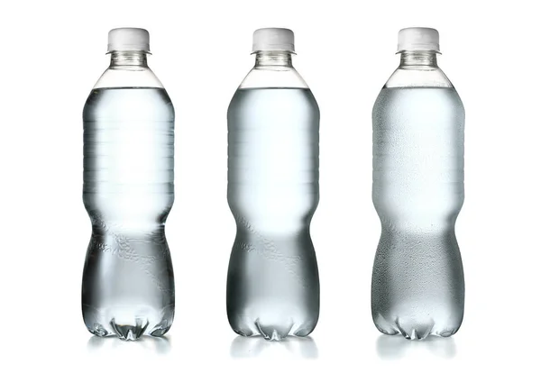 Műanyag palackokkal elszigetelt fehér background — Stock Fotó