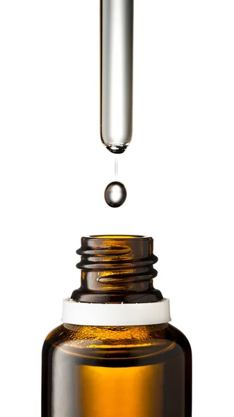 Kruiden geneeskunde of aromatherapie druppelaar fles geïsoleerd op wit — Stockfoto