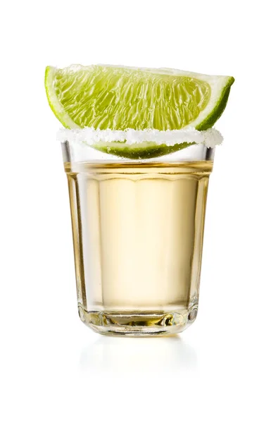 Gold Tequila Glass Shot Lime Slice Salty Rim Izolowane Białym Obrazy Stockowe bez tantiem