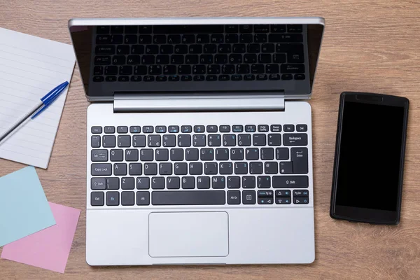 Conceito online ou de e-business com laptop — Fotografia de Stock