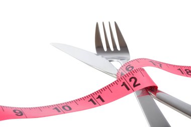 Mutfak eşyaları yeme kırmızı şerit metre ile bağlı