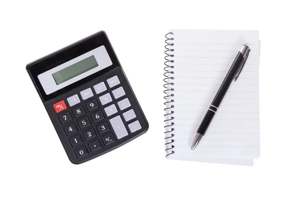 Caneta, caderno e calculadora isolados em branco — Fotografia de Stock