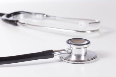 Disk üzerinde bir stetoskop detayını kapatın