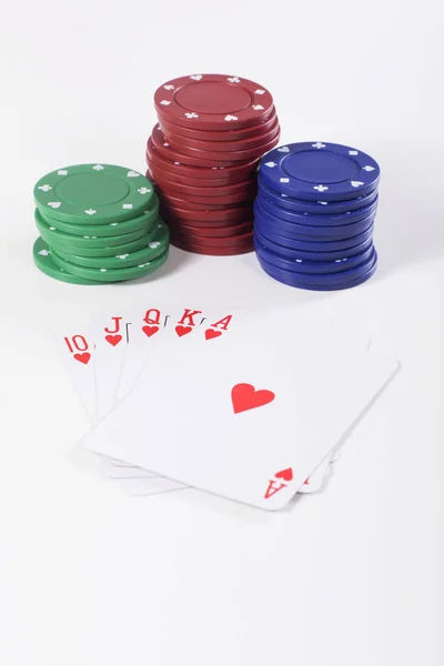 Montones de fichas de juego con tarjetas —  Fotos de Stock