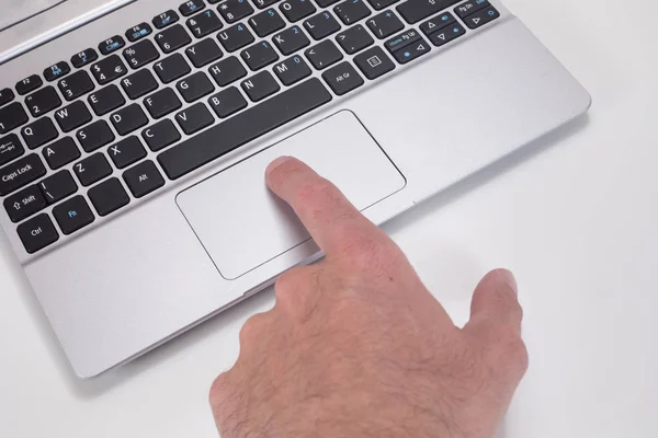 Laptop klavye fare yastık izleme parmağında