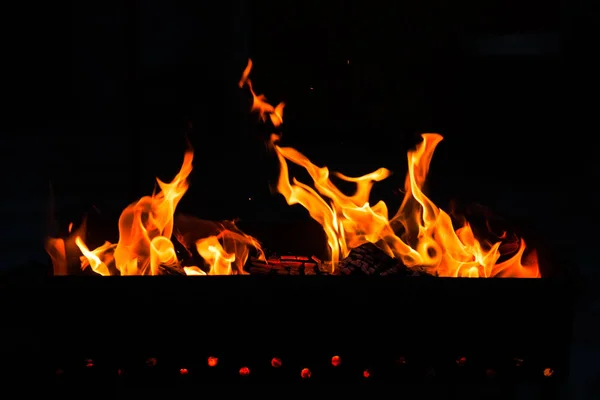 Burning Wood In Brazier Outdoor. — Stock Photo, Image
