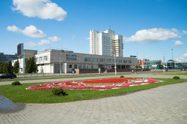 Kolomna, Rusya - 9 Ağustos 2017: Kolomna otel çiçek yatak 