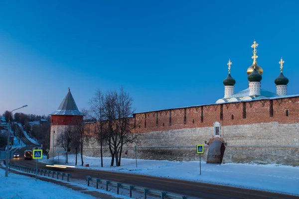 Wall Zaraysk Kremlin Kabatskaya Corner Tower Trinity Gate Domes Temple — Stock Photo, Image