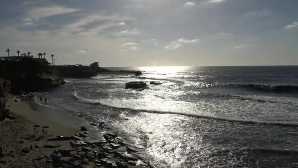 風光明媚な日没、サンディエゴの海岸で。カリフォルニア州. — ストック動画