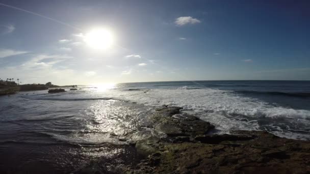 風光明媚な日没、サンディエゴの海岸で。カリフォルニア州. — ストック動画