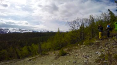 Göl Lovozero vadisinde yürüyüş yolları. Kola Yarımadası. Rusya. 